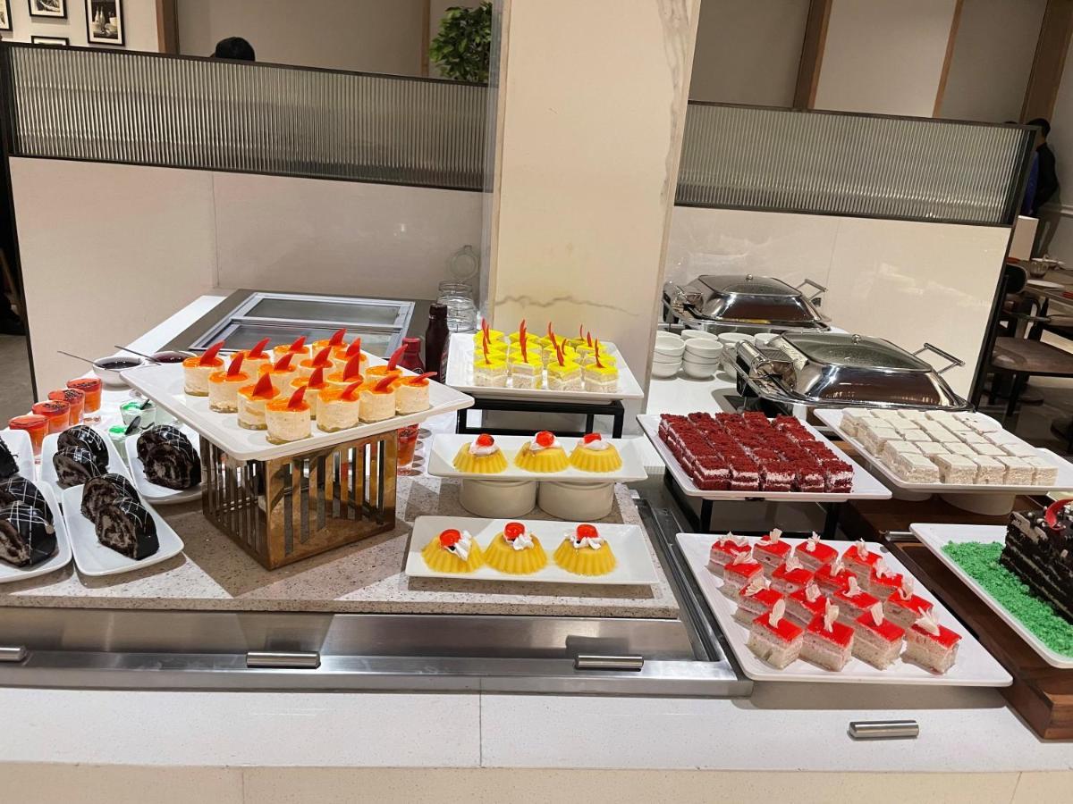 Park Inn By Radisson Surat Eksteriør billede
