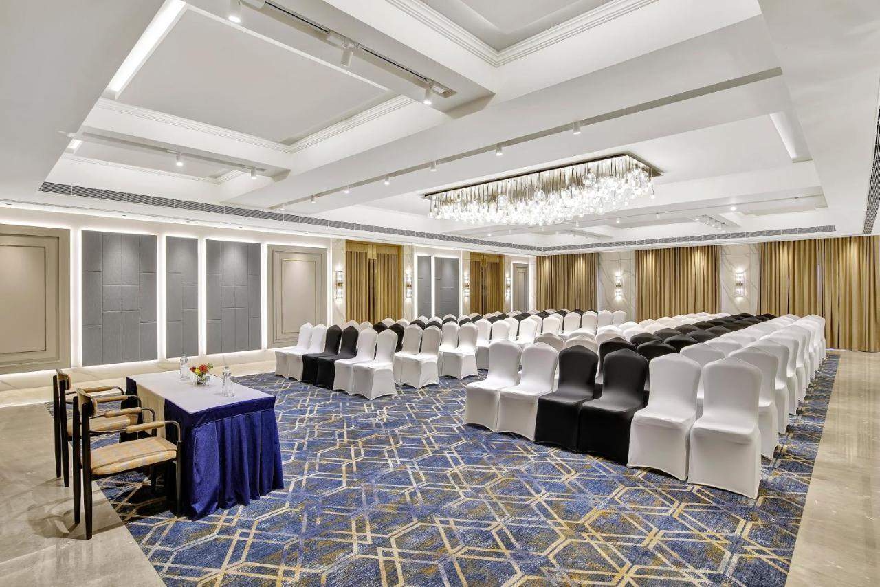 Park Inn By Radisson Surat Eksteriør billede
