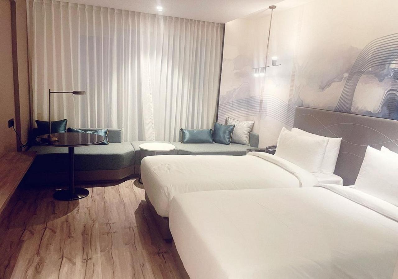 Park Inn By Radisson Surat Eksteriør billede