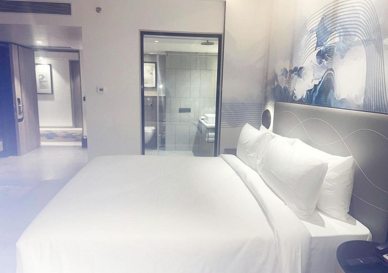 Park Inn By Radisson Surat Eksteriør billede