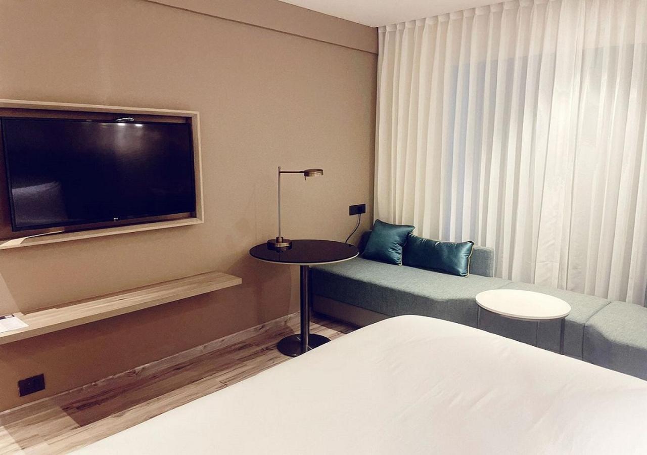 Park Inn By Radisson Surat Eksteriør billede